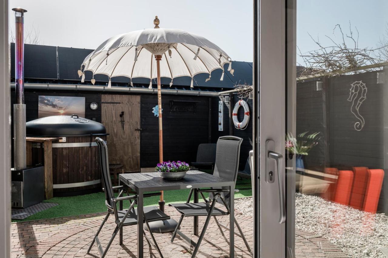 Strandhuis De Zeeparel Met Hottub Petten Exterior photo